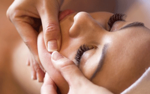 Cosmetische Bindweefsel massage