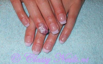 Classy French Manicure met Nail Design