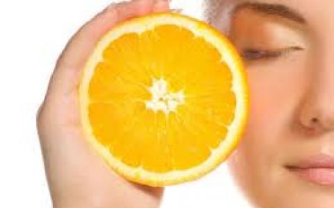 Vitamine C gezichtsbehandeling